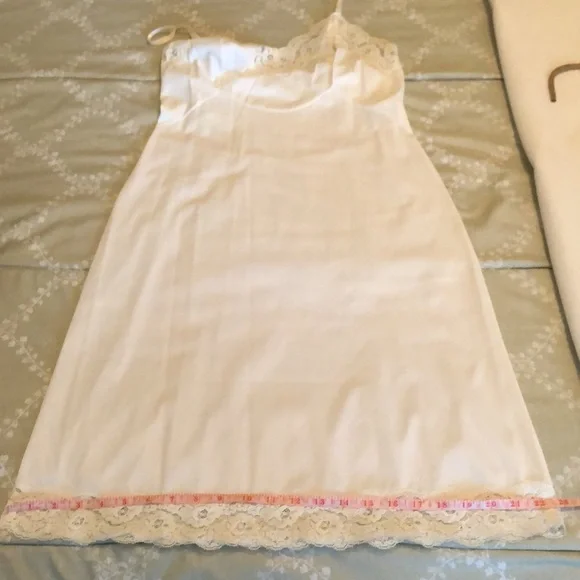 Vintage Vanity Fair Creamy White Slip       Size 34 - Picture 9 of 13